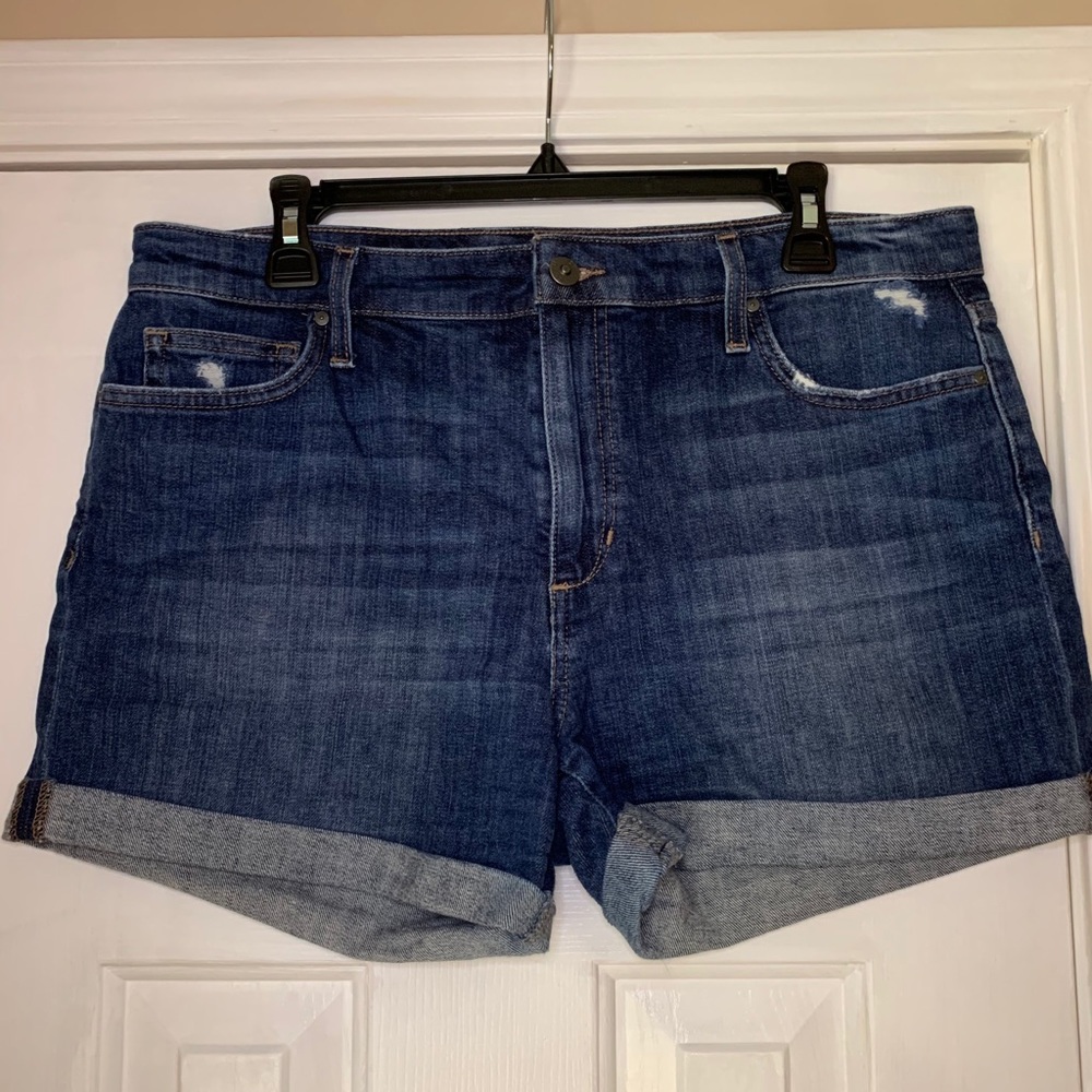 Jean shorts: Joe’s size 30
5” rolled up shorts